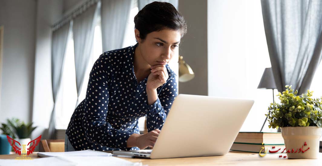 ۷ گام طلایی برای انتخاب CRM مناسب: مسیر موفقیت کسب و کار شما - مشاوره مدیریت رخ