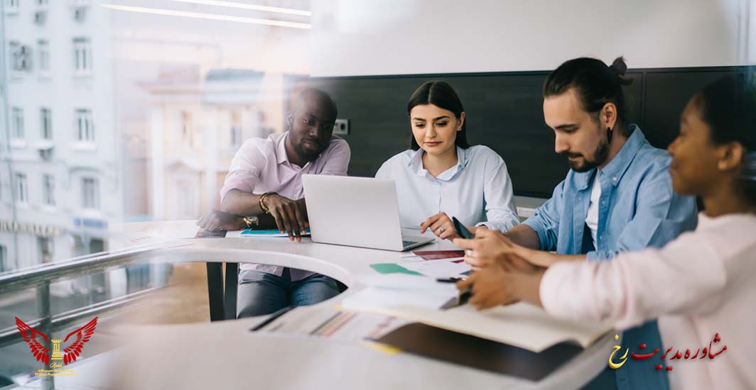 Nearshore چیست و چه تفاوتی با Outsourcing سنتی دارد؟ - مشاوره مدیریت رخ