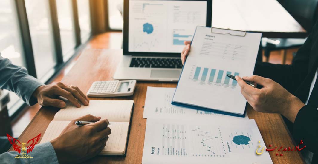 چالش‌ های پیش‌رو و راه‌کارهای غلبه بر آن‌ها در مسیر ممیزی بازاریابی B2B - مشاوره مدیریت رخ